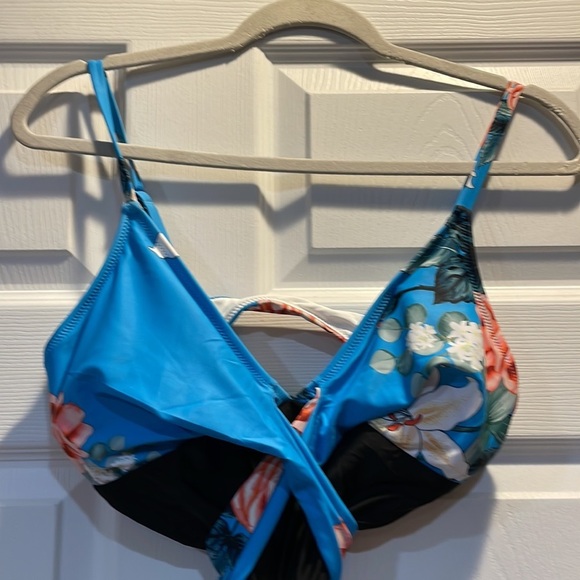 NWT! Cupshe Grace Floral One Piece Wrap Swimsuit XL - Picture 4 of 10